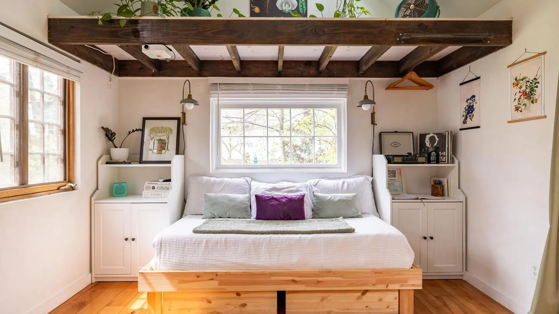 Dreamy Tiny House Cottage With Hot Tub And Garden Patio Nashville 0*,  United States