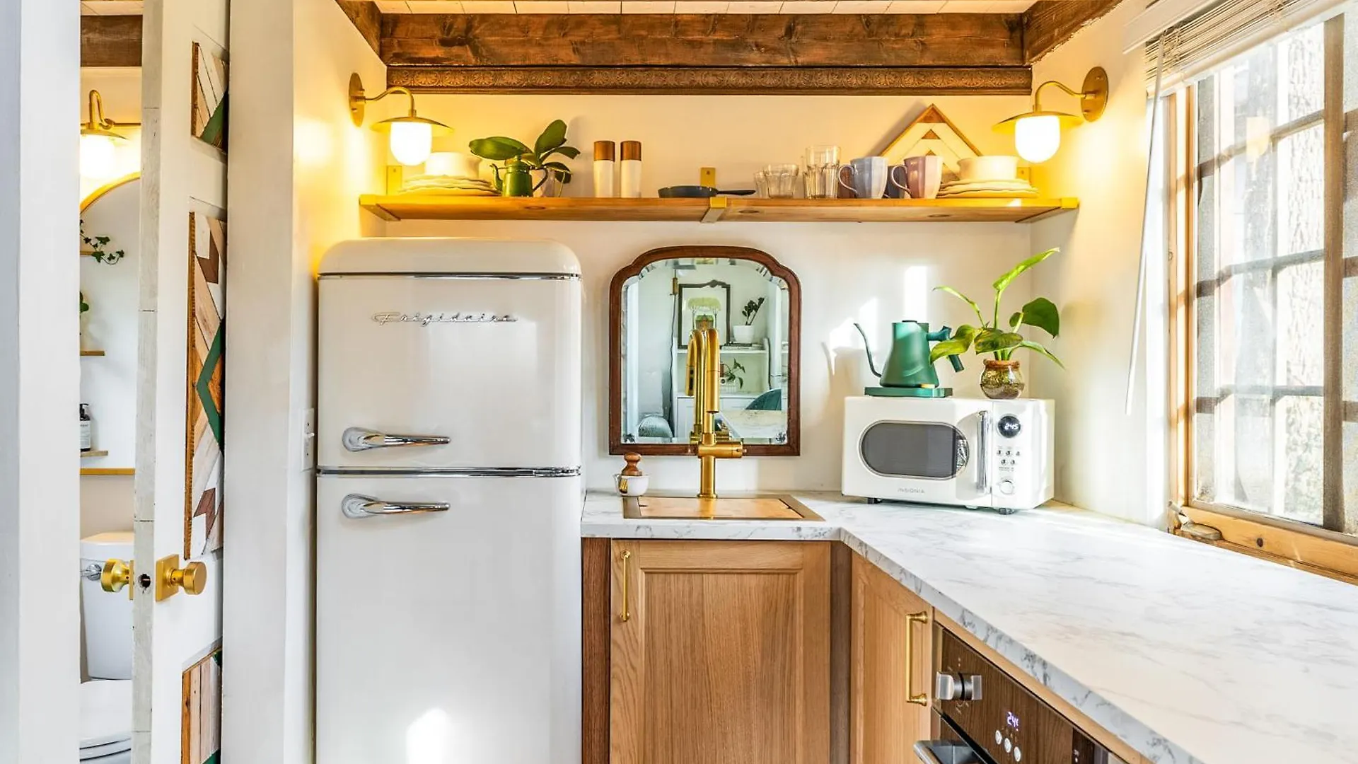 Dreamy Tiny House Cottage With Hot Tub And Garden Patio Nashville 0*,  United States